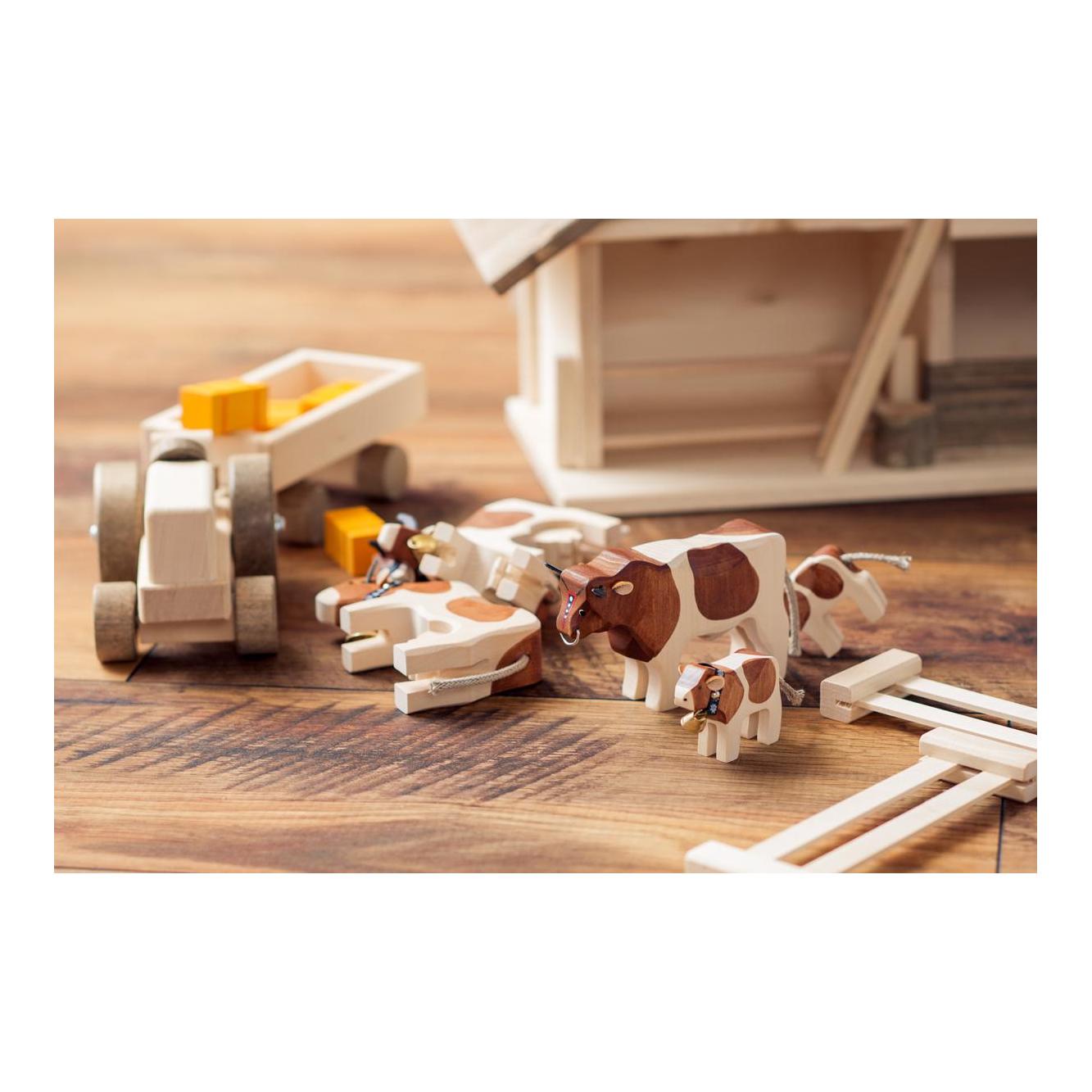 Kalb mit Glocke Red-Holstein