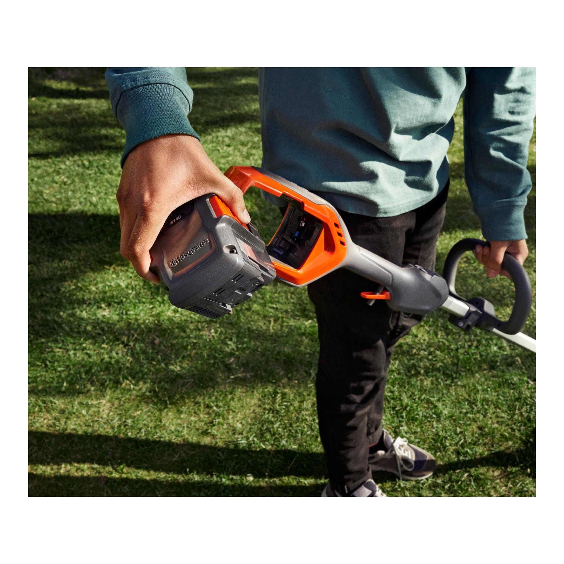 Akku - Rasentrimmer 215iL