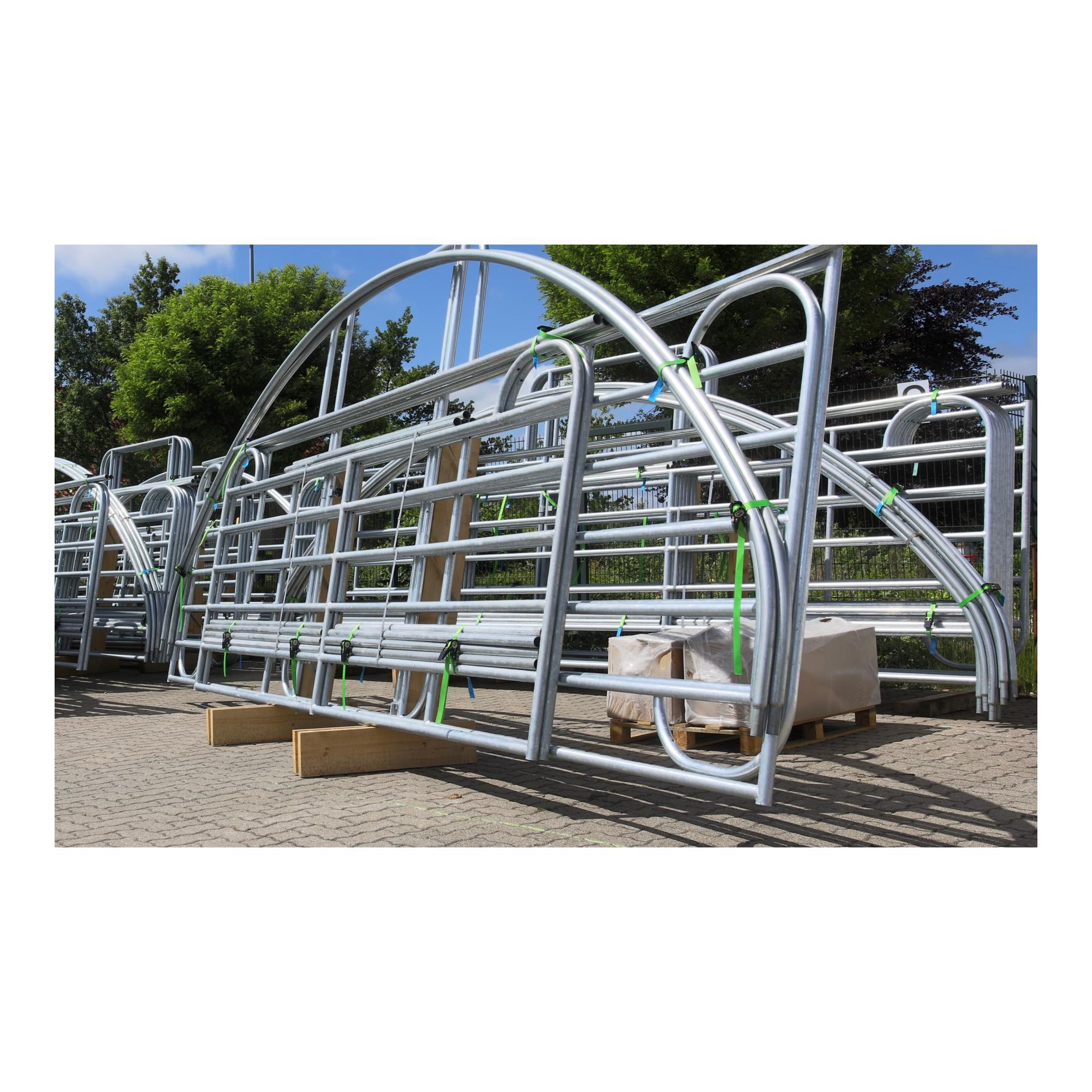 Abri de pâturage mobile avec longue bâche de toit