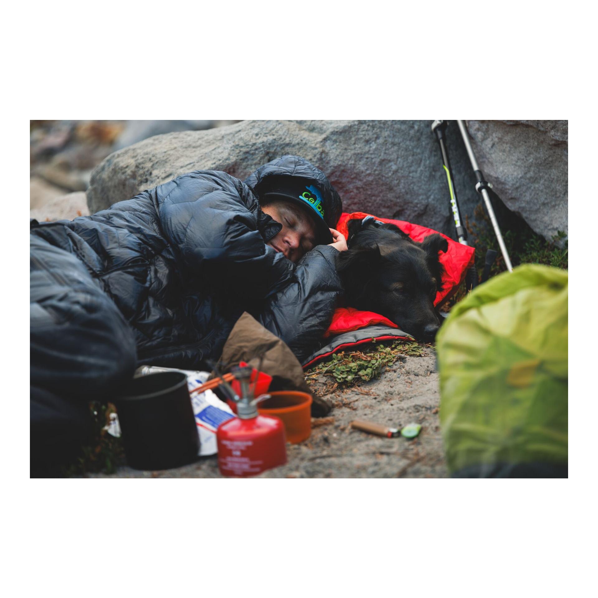 Ruffwear Palisades™ Tragbarer Schlafponcho für Hunde