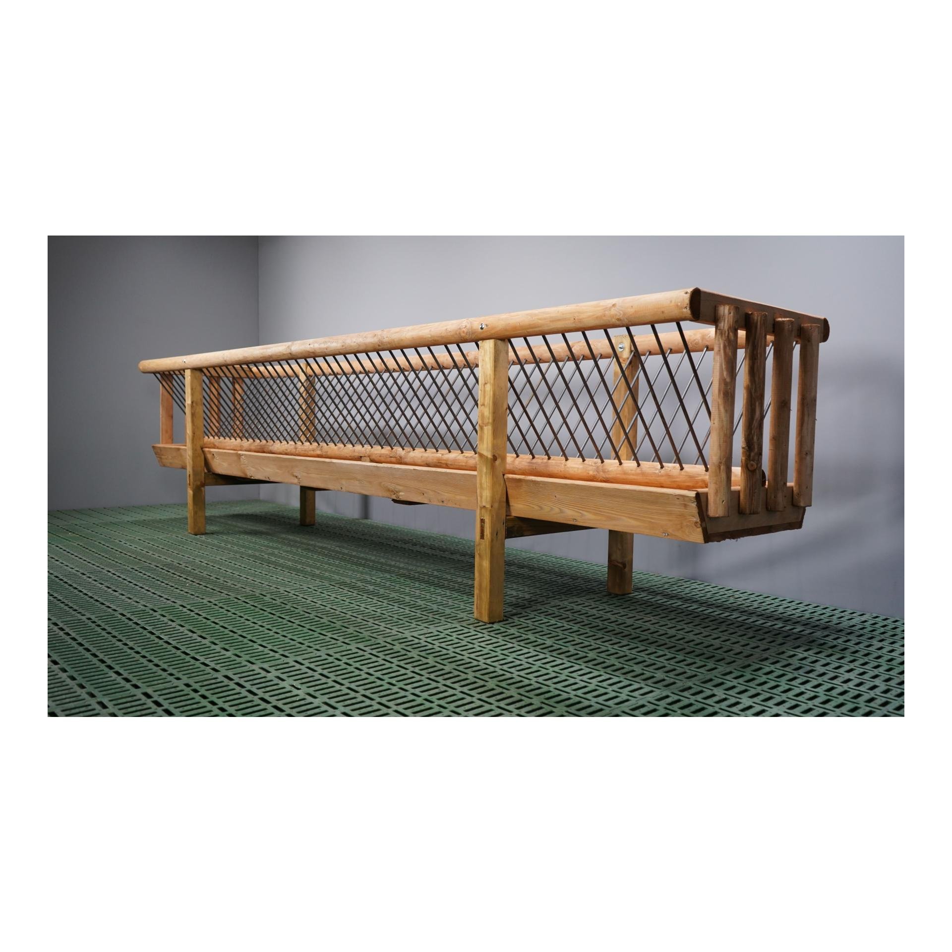 Cheval à double corne en bois