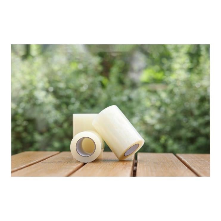 Ruban adhésif de réparation pour les serres