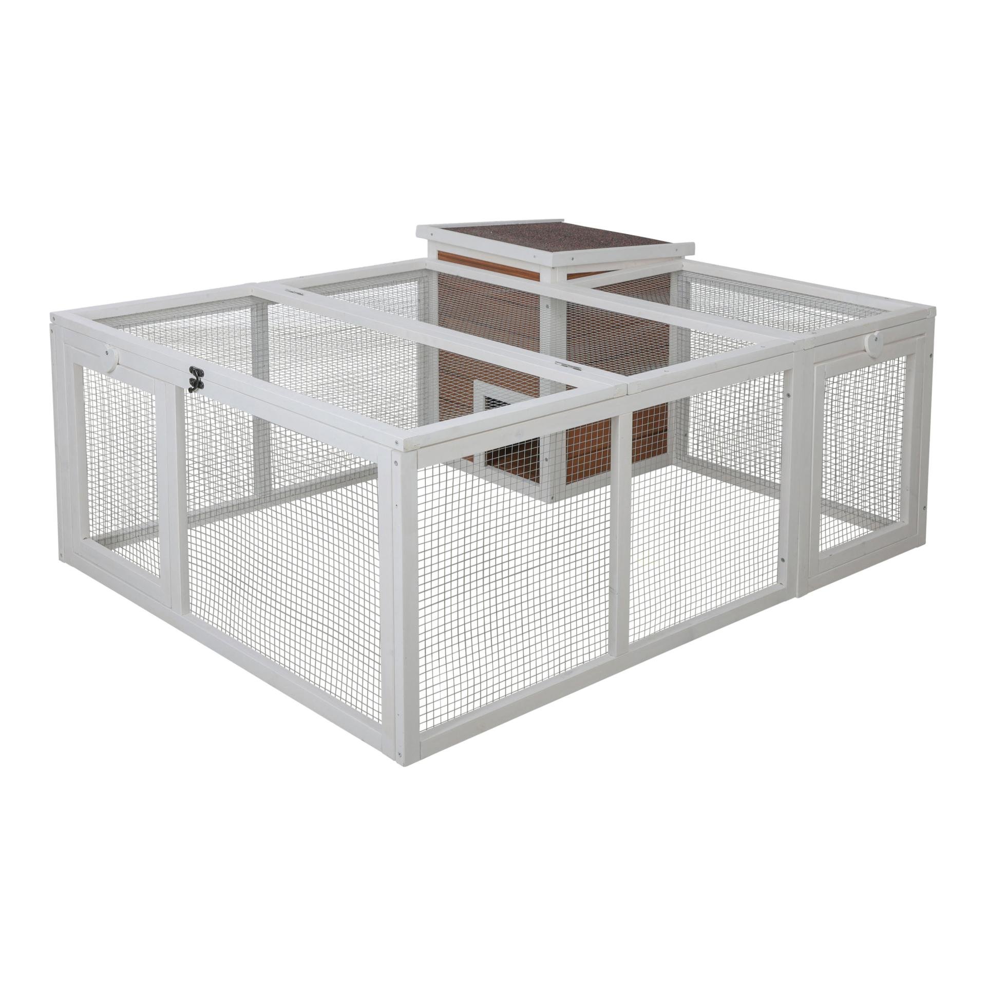 Freilaufgehege mit integrierten Unterschlupfhaus