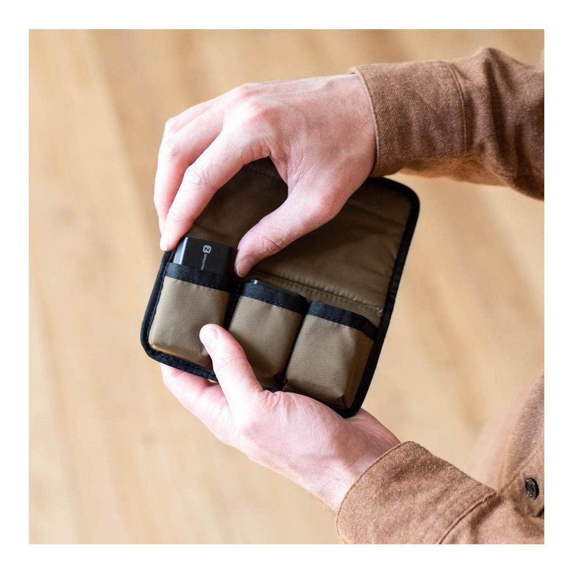 Peter McKinnon Battery Case - Schwarz