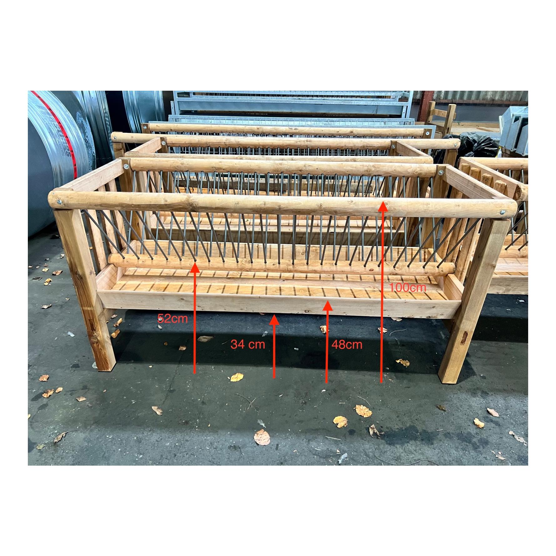 Cheval à double corne en bois