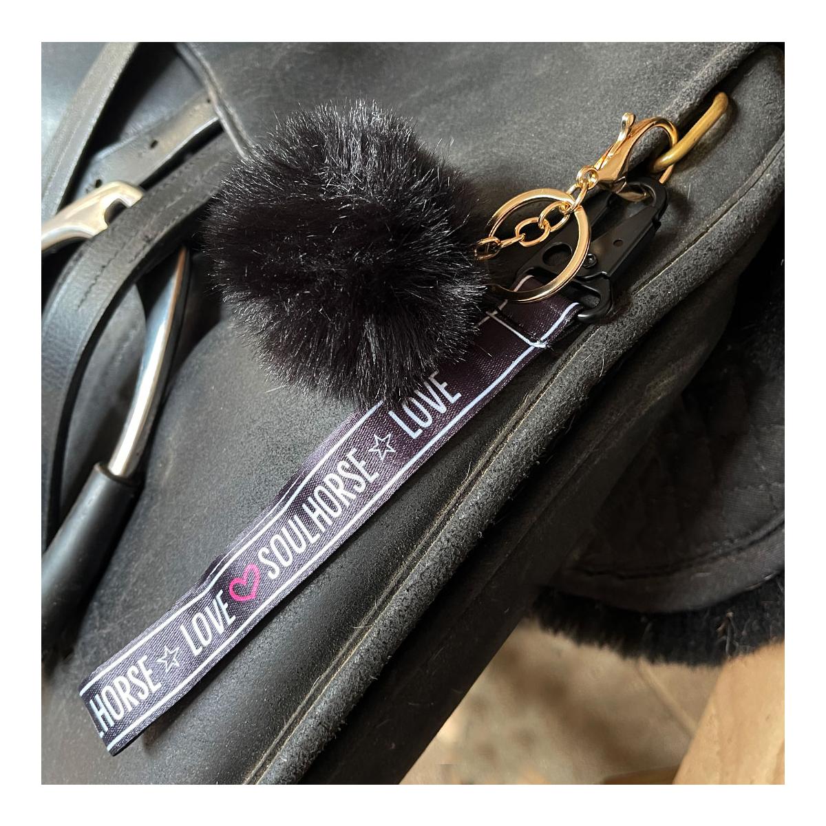Pom Pom Schlüsselanhänger "Love Soulhorse"