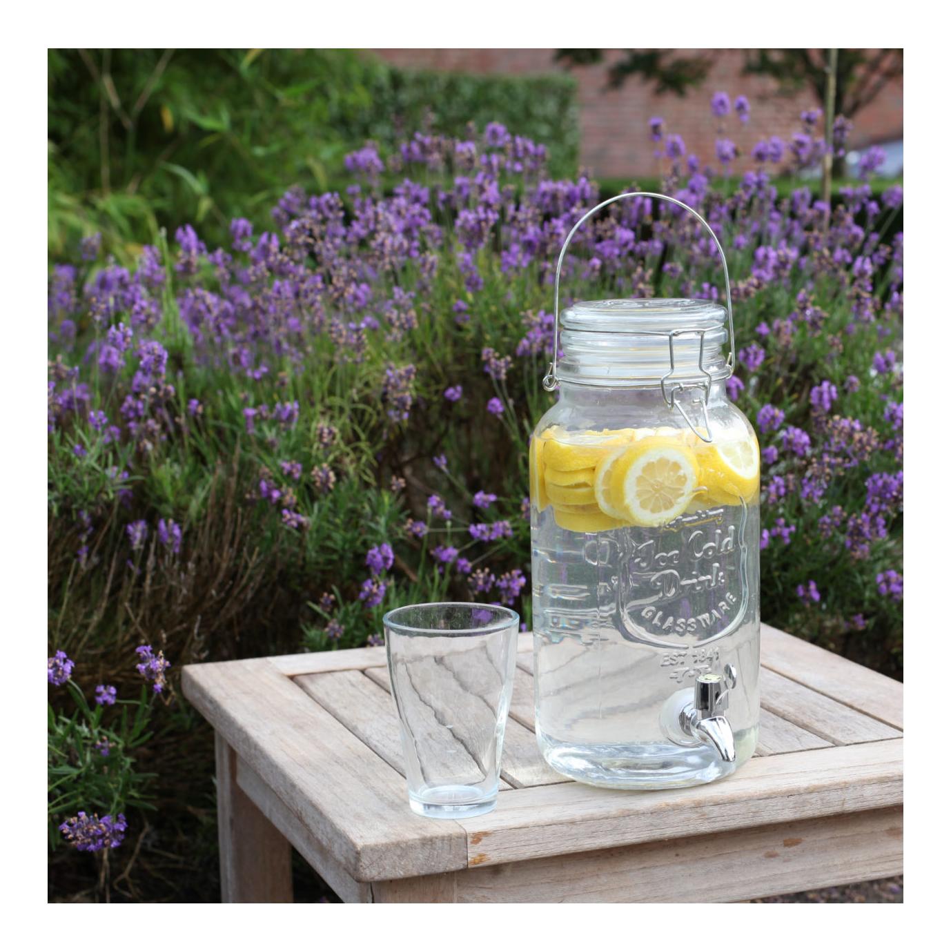 Saftspender mit Drahtbügel