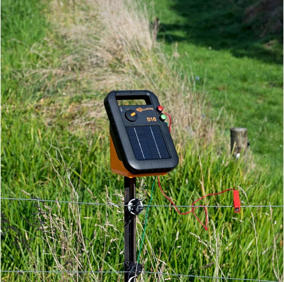 Gallagher Électrificateur solaire S16 – batterie incl.