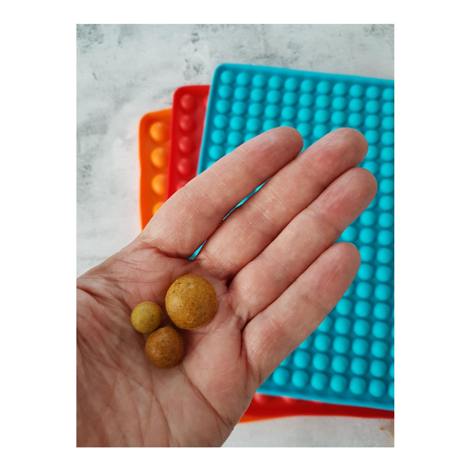 TREATS4DOGS Backmatte Halbkugel