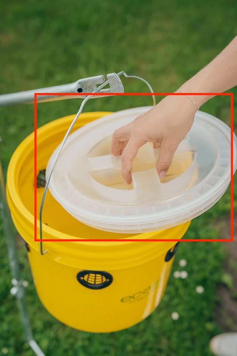 Couvercle pour piège à mouches flybucket
