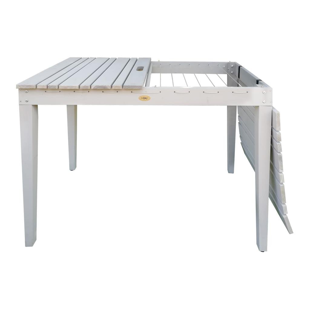 Balkontisch mit Wäschleine